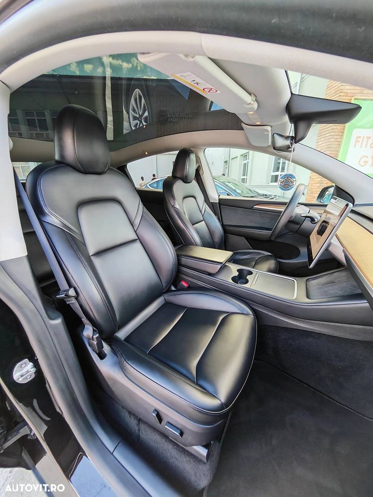 Tesla Model Y Performance Dual Motor AWD - 7
