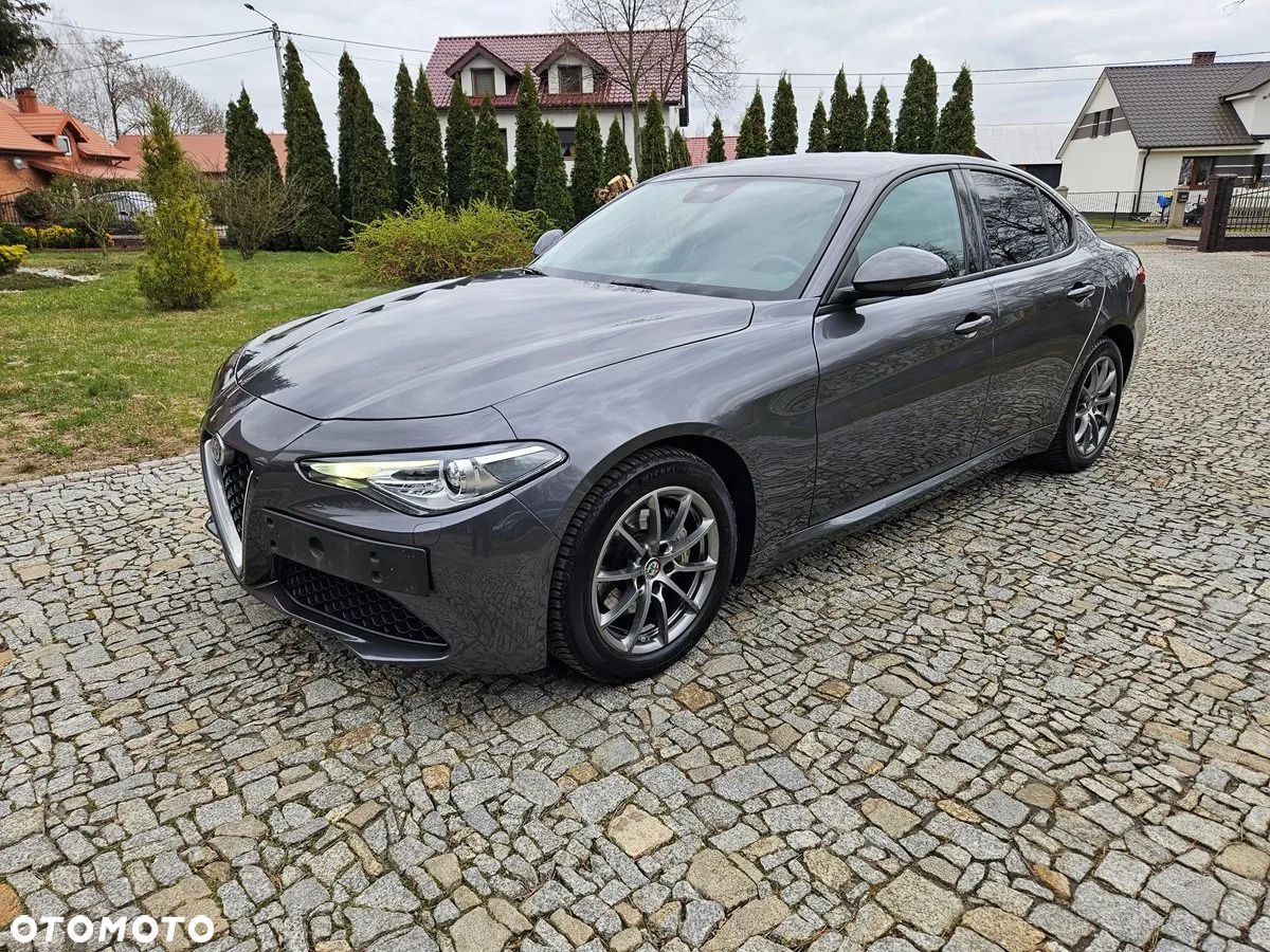 Alfa Romeo Giulia 2.0 Turbo - 1