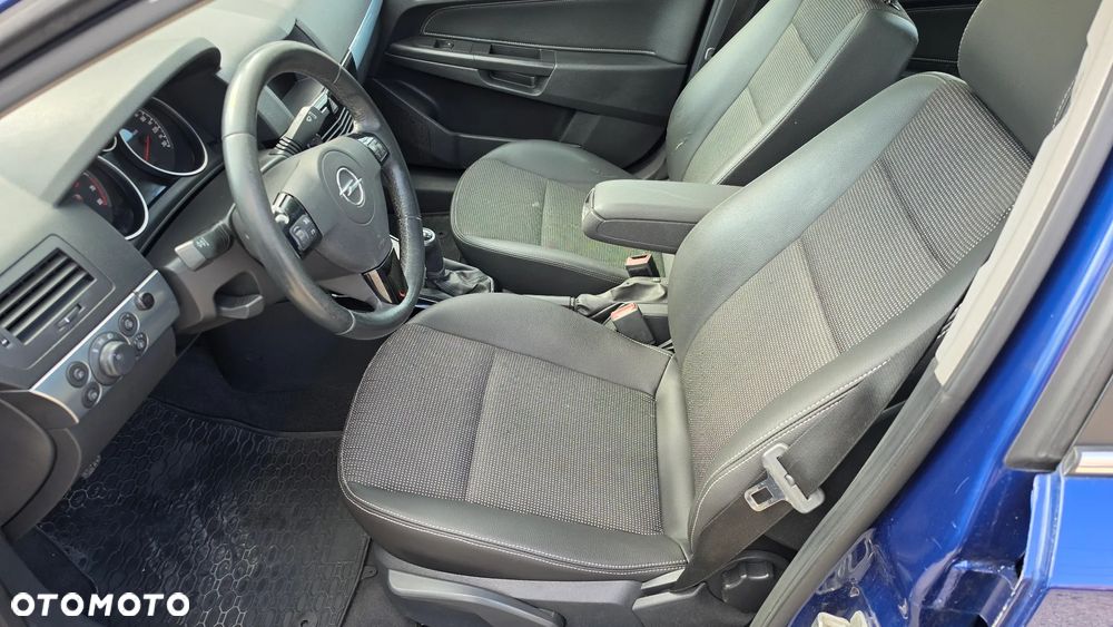 Opel Astra 1.6 T Cosmo - 15