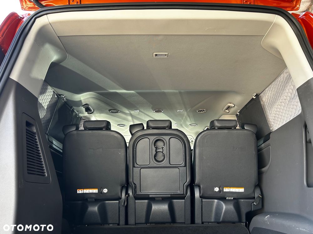 Ford Tourneo Custom - 36
