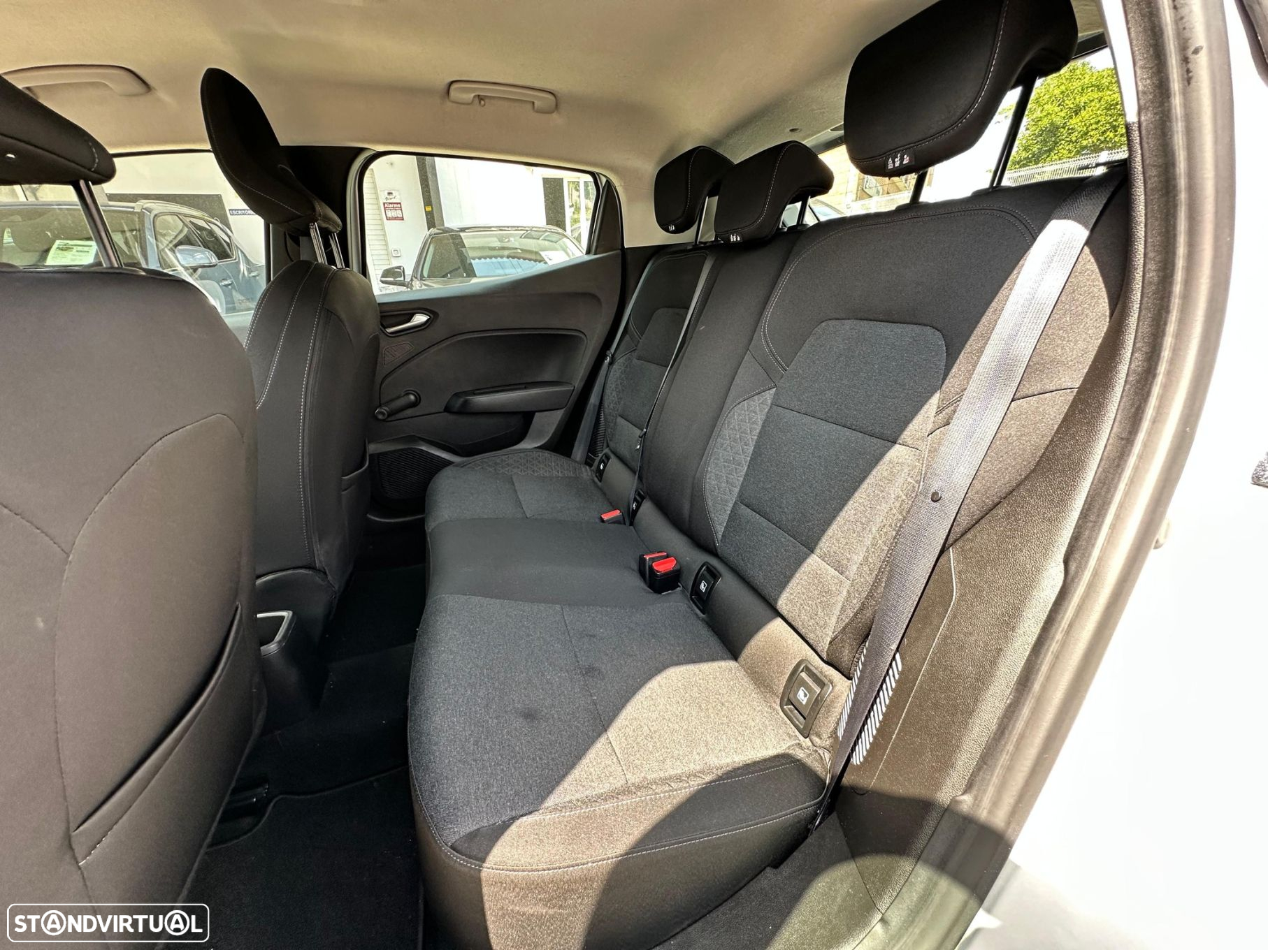 Renault Clio - 9