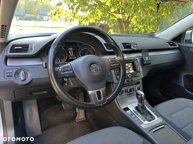 Volkswagen Passat 2.0 TDI Comfortline DSG - 15