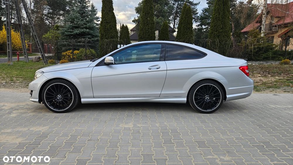 Mercedes-Benz Klasa C 180 CGI BlueEff - 4