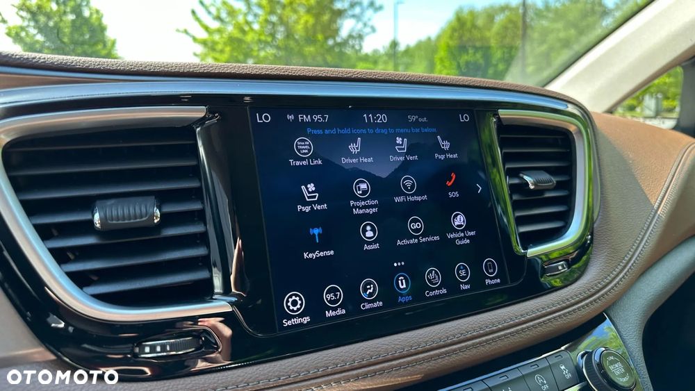 Chrysler Pacifica - 12