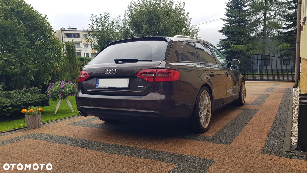 Audi A4 Avant 2.0 TDI Quattro Line S tronic - 9