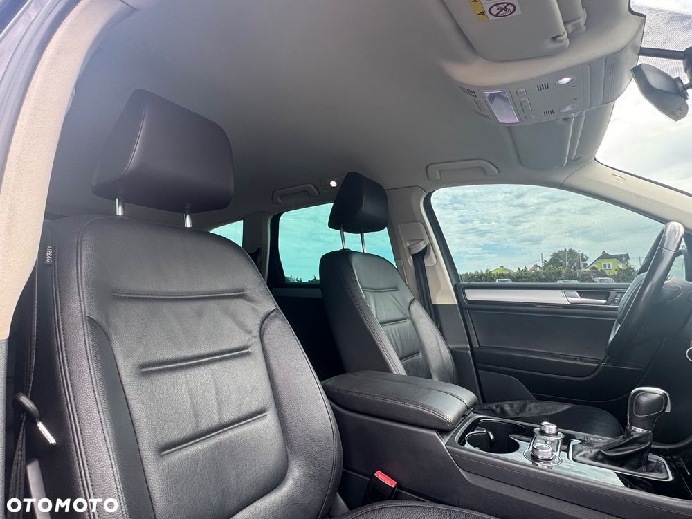 Volkswagen Touareg 3.0 V6 TDI BMT - 16