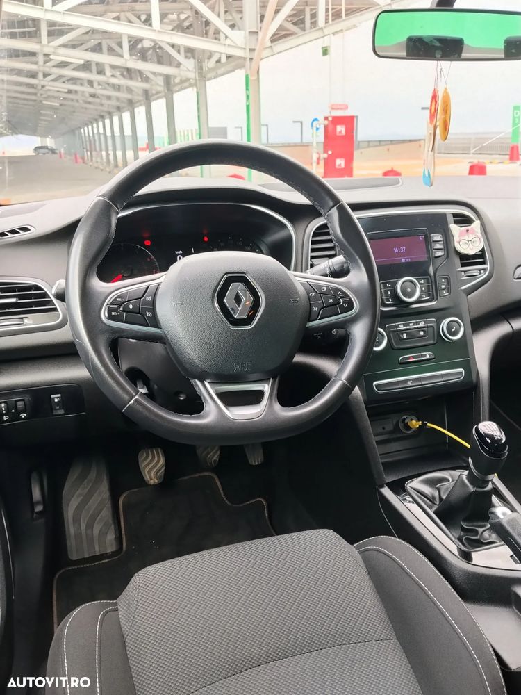 Renault Megane TCE 114 GPF Life - 4