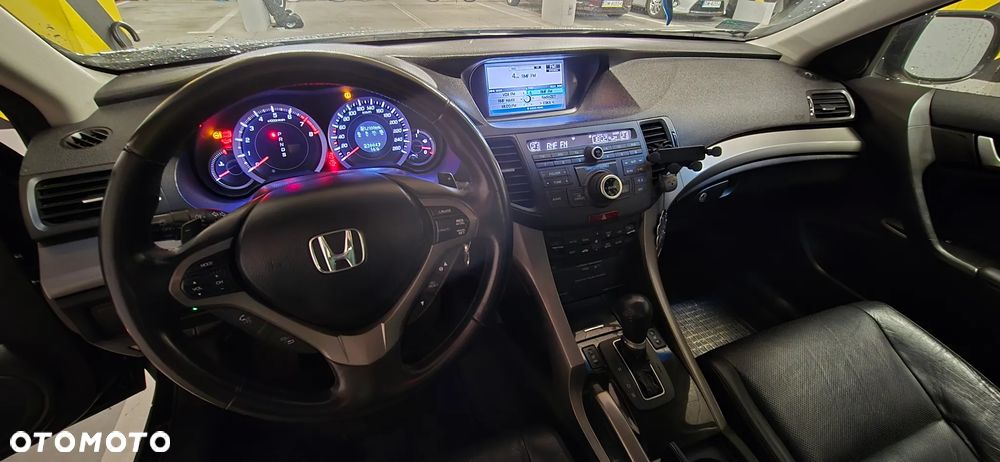 Honda Accord 2.0 Executive Nav - 12