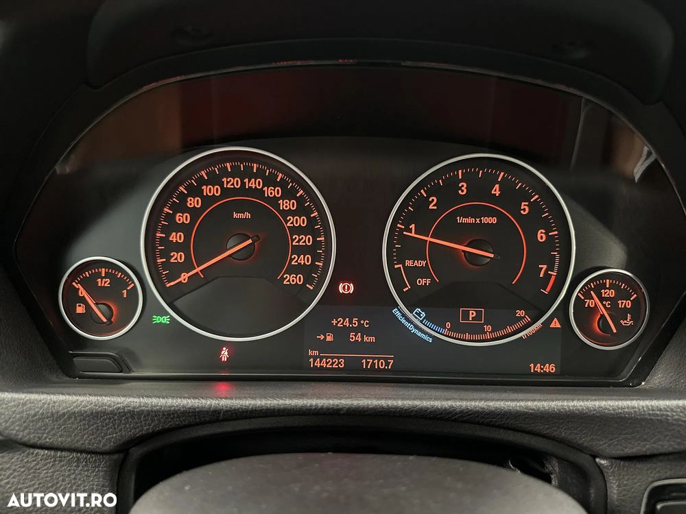 BMW Seria 3 318i Touring Aut. - 10