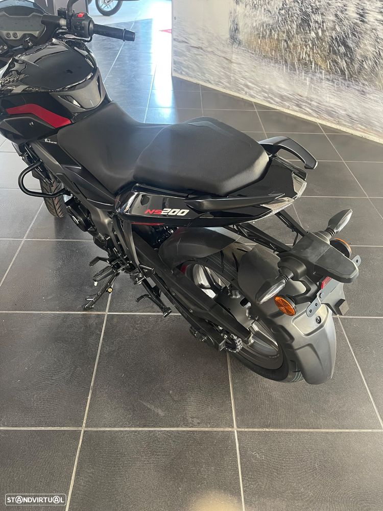 Bajaj Pulsar NS Ns 200 - 3