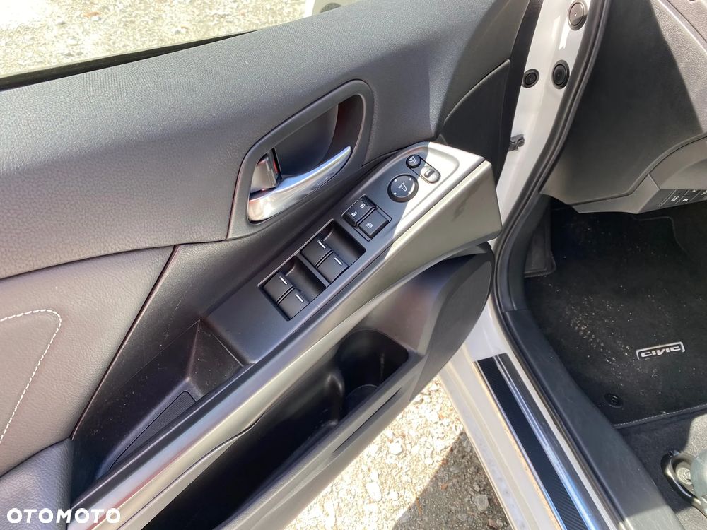 Honda Civic 1.8 Executive (ADAS / Connect +) - 26