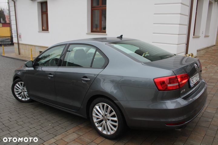 Volkswagen Jetta 1.4 TSI BMT Trendline - 33