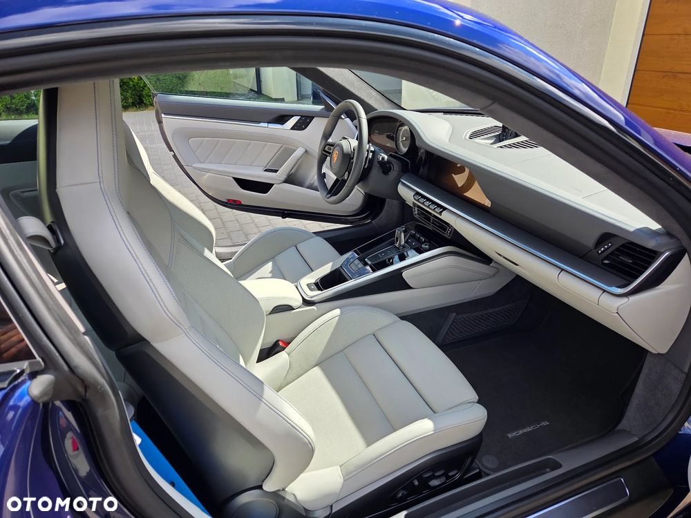 Porsche 911 Turbo - 10