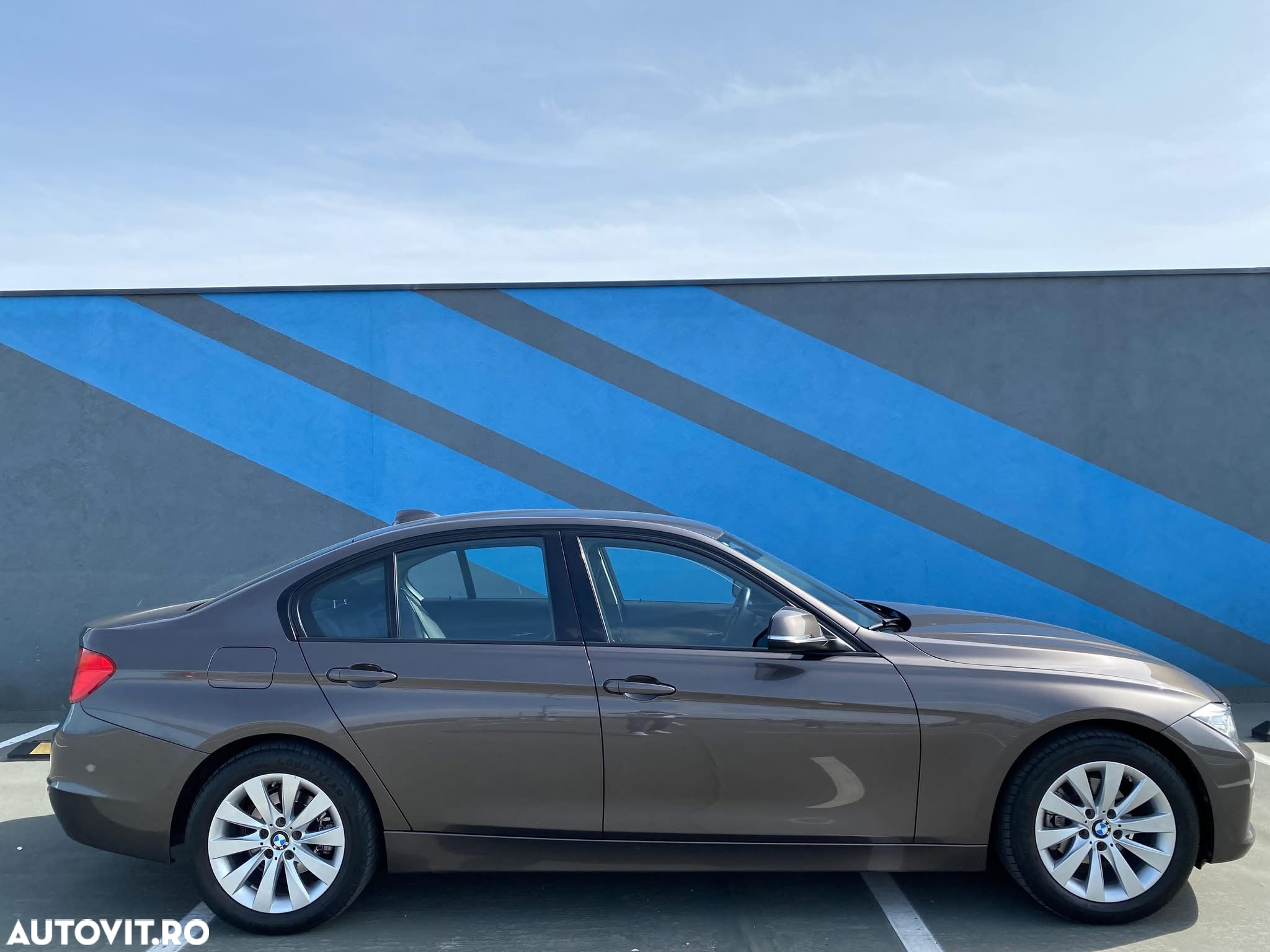 BMW Seria 3 318d - 4
