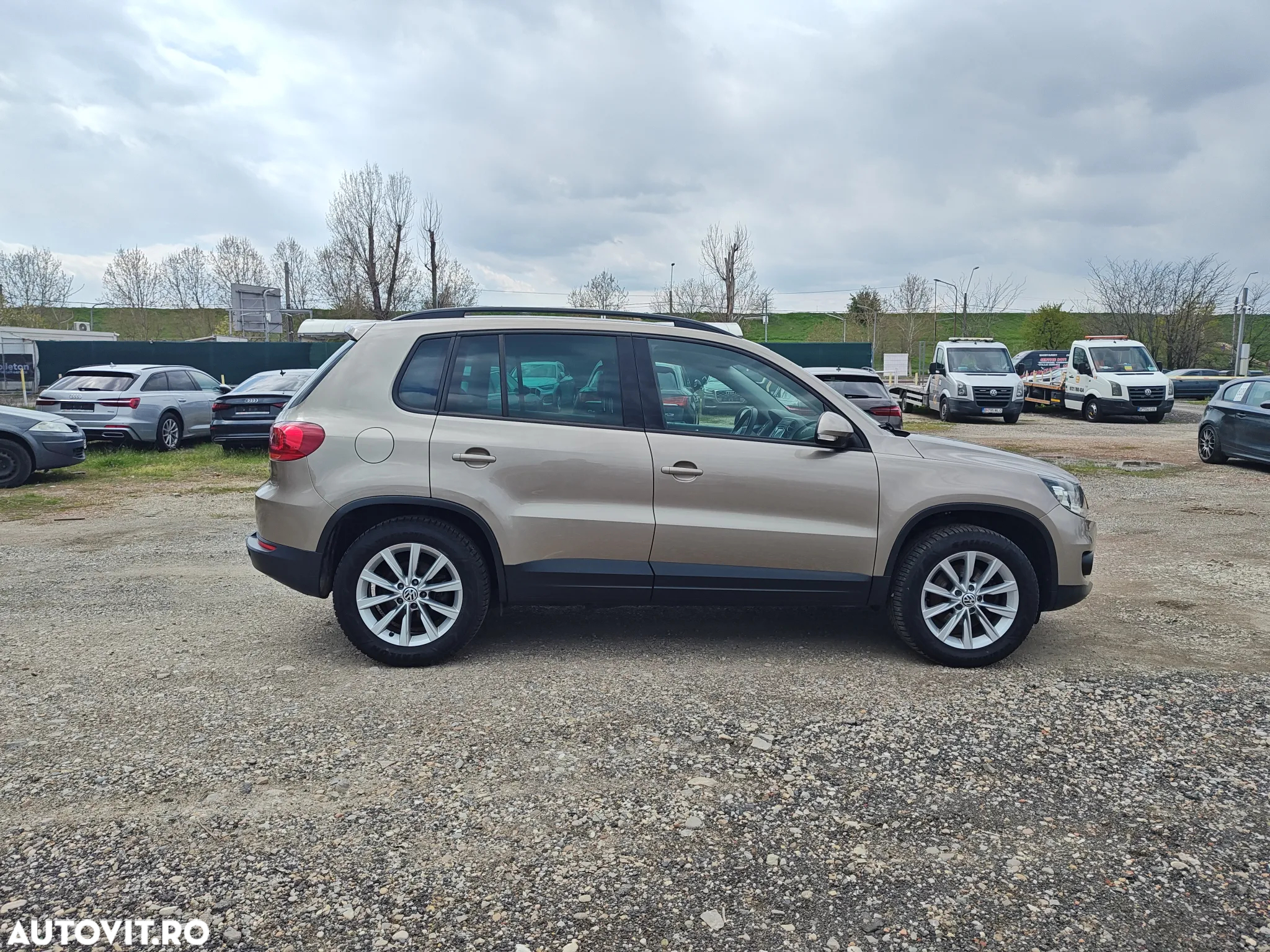 Volkswagen Tiguan 1.4 TSI BMT Sport&Style - 13