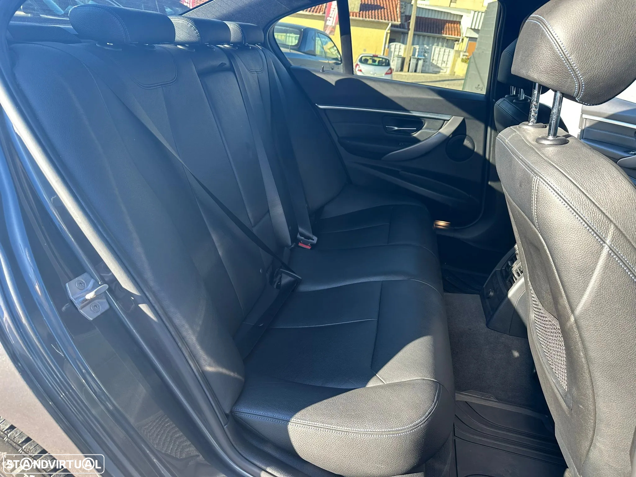 BMW 330 e iPerformance Pack M Shadow - 23