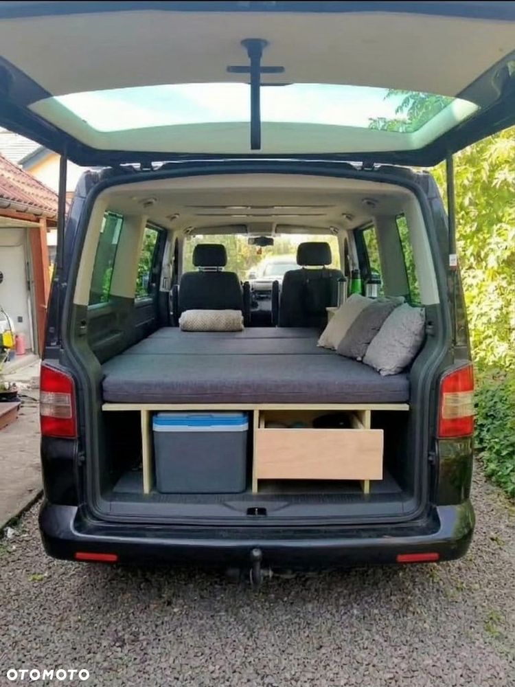 Volkswagen Multivan - 1