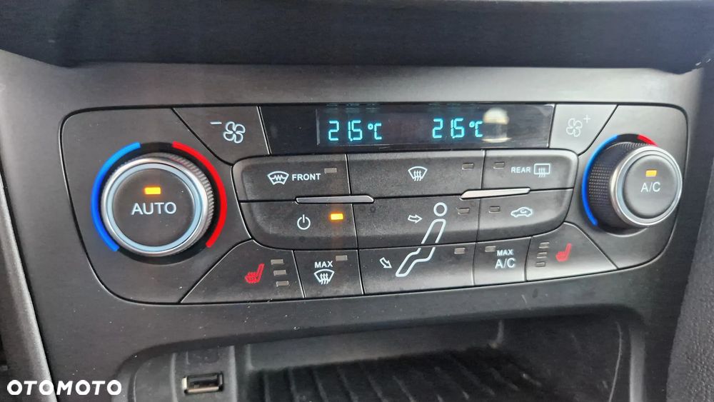 Ford Focus 1.5 EcoBlue Start-Stopp-System TITANIUM - 12
