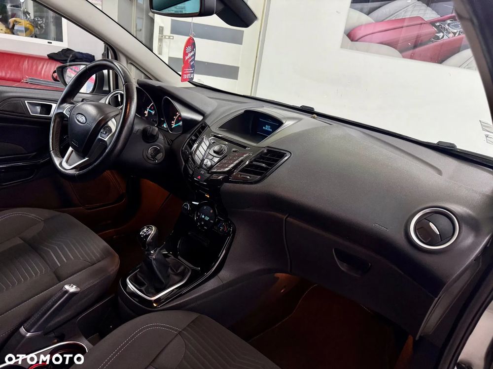 Ford Fiesta - 24