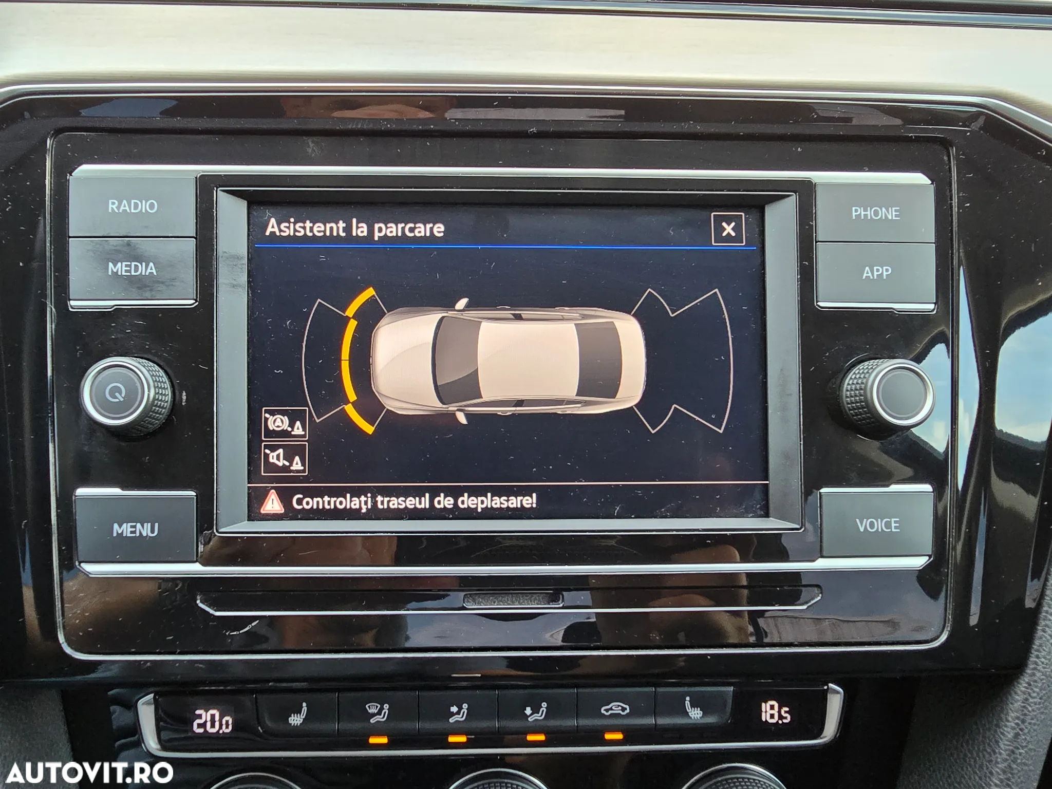 Volkswagen Passat 2.0 TDI DSG Highline - 24