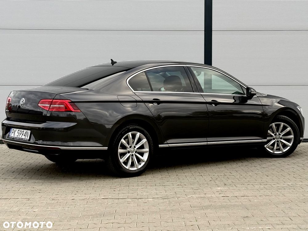 Volkswagen Passat 1.6 TDI SCR DSG - 18