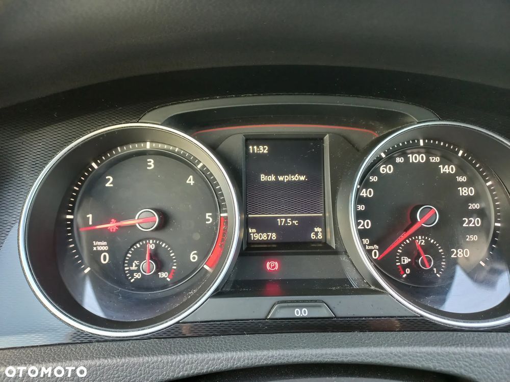 Volkswagen Golf - 28