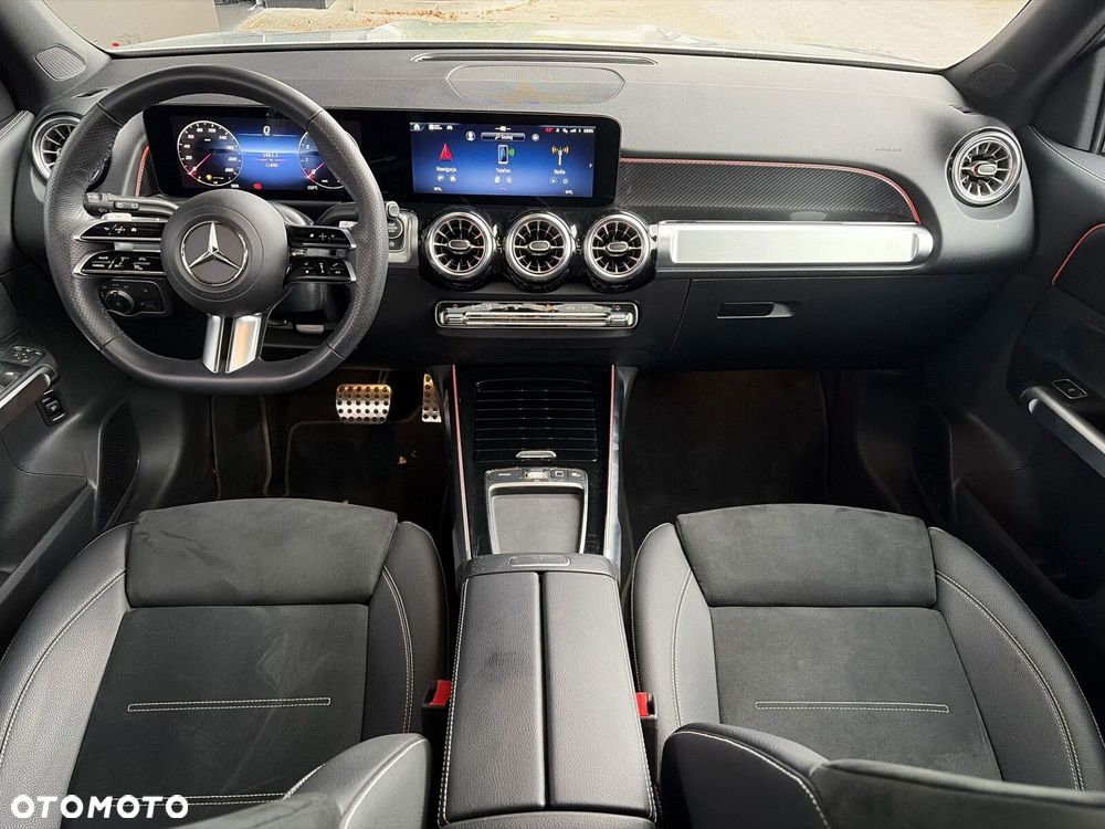 Mercedes-Benz GLB - 12