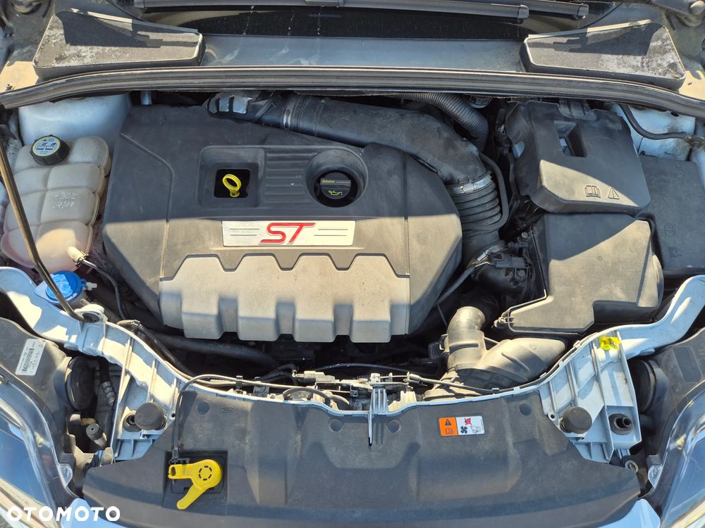 Ford Focus 2.0 EcoBoost ST mit Leder-Sport-Paket - 11