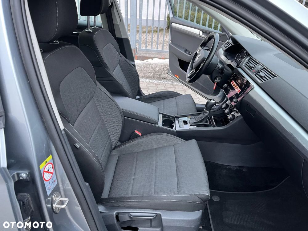 Skoda Superb 2.0 TDI SCR Ambition DSG - 21