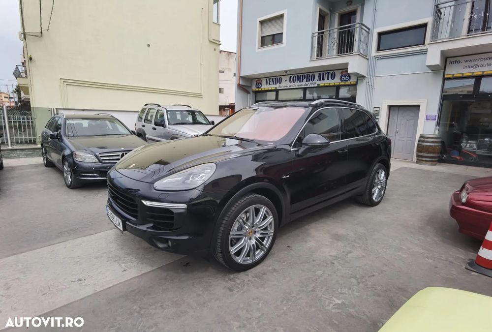 Porsche Cayenne - 1