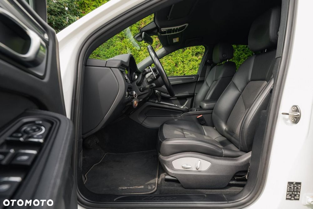 Porsche Macan Standard - 14