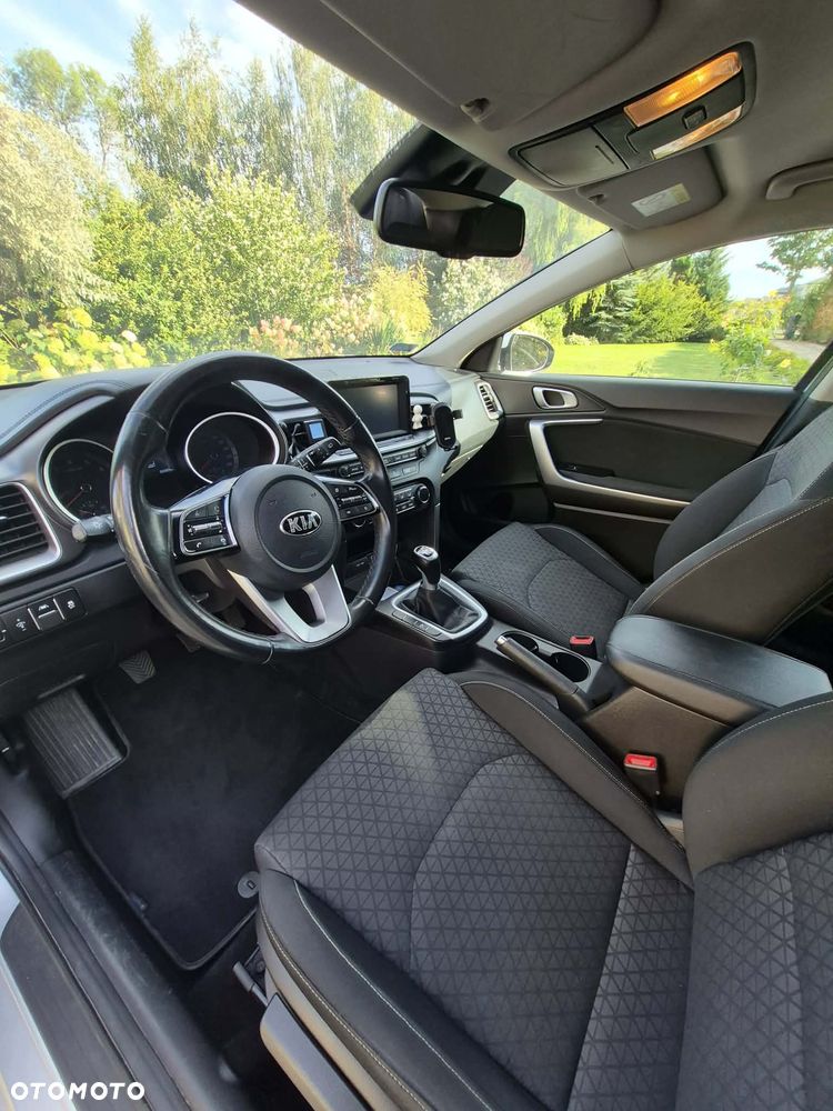 Kia Ceed 1.4 L - 12
