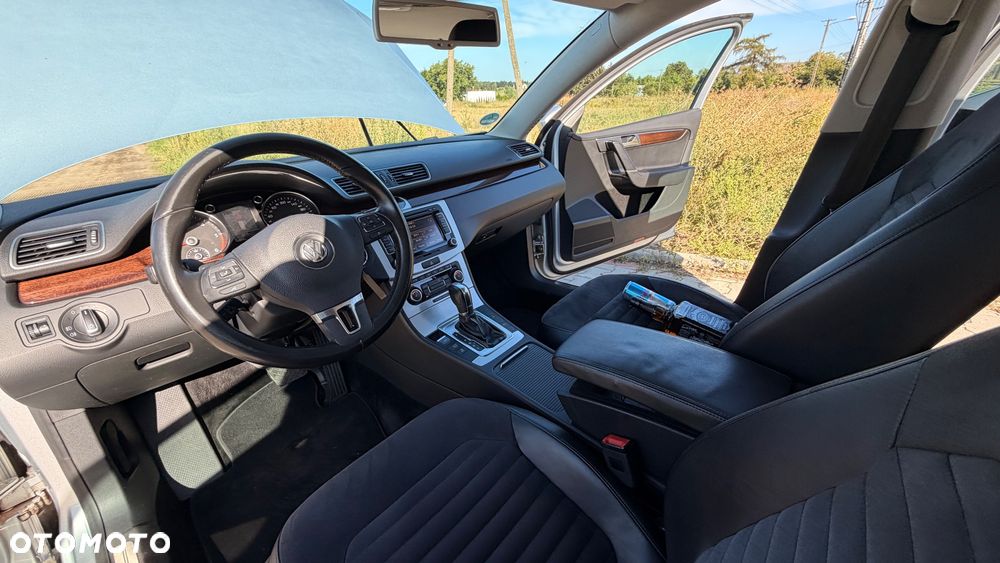 Volkswagen Passat Variant 2.0 TDI DPF Sportline DSG - 9