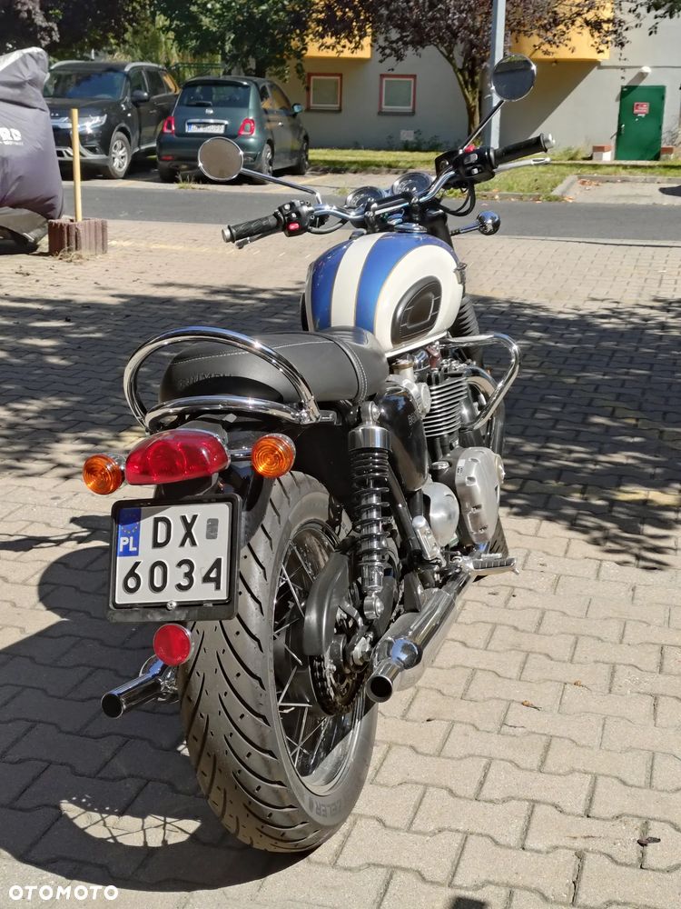 Triumph Bonneville - 6