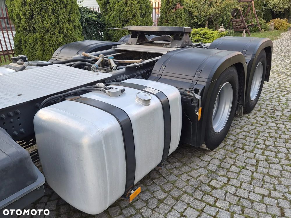Mercedes-Benz AROCS - 13