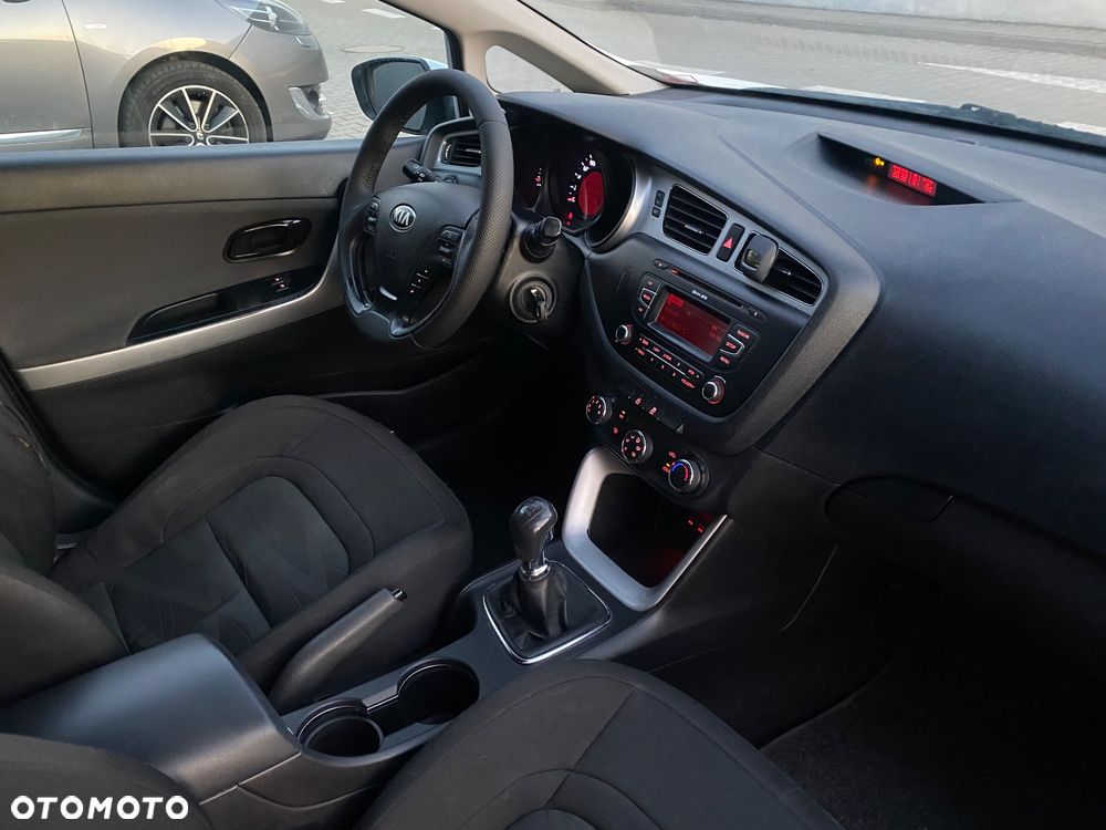 Kia Ceed 1.4 L - 8