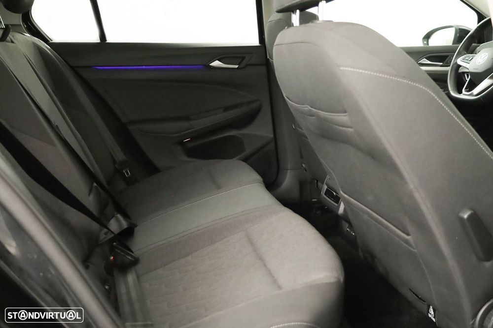 VW Golf 1.5 TSI e-Hybrid Life DSG - 23