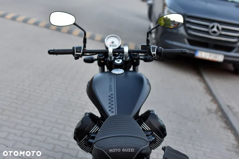 Moto Guzzi V9 - 17