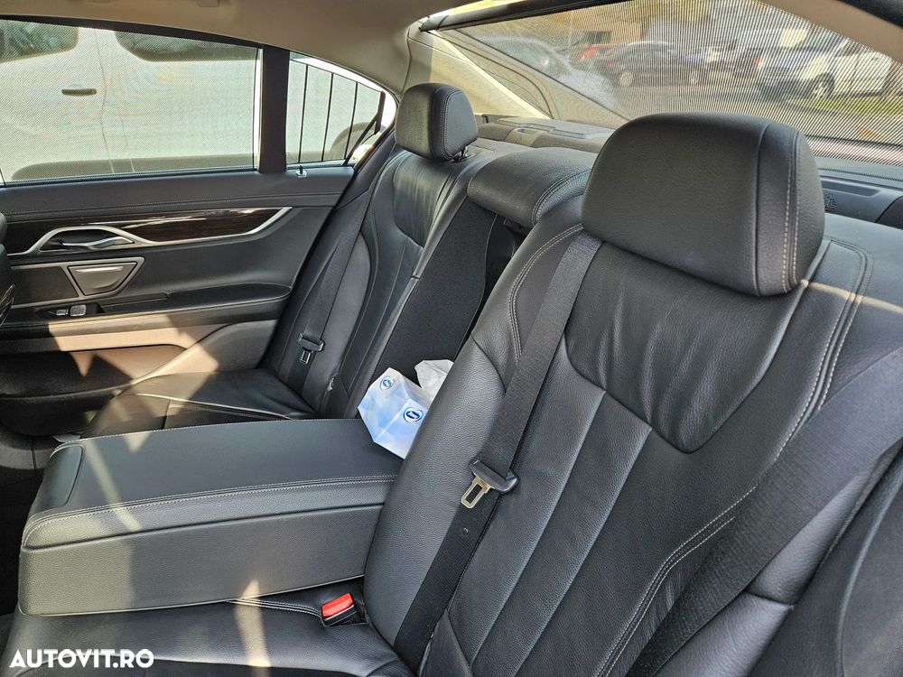 BMW Seria 7 730d - 22