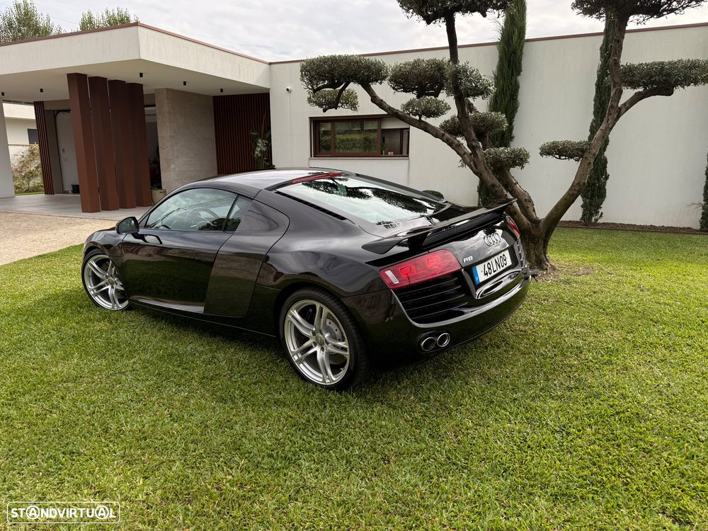 Audi R8 Coupé 4.2 FSi V8 quattro - 29