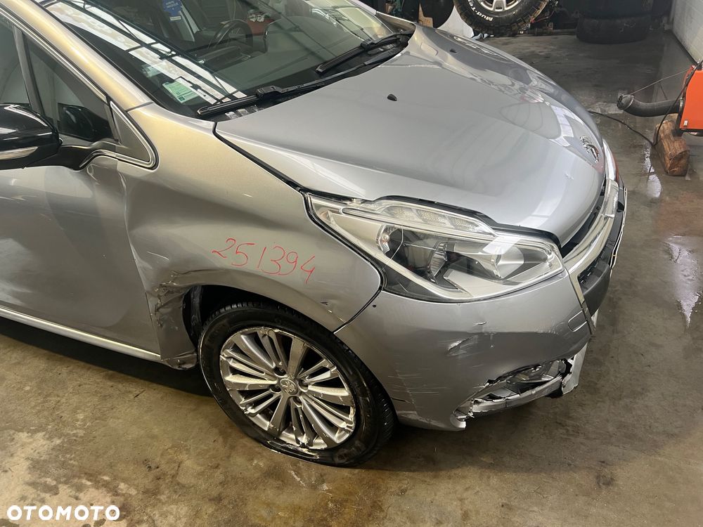 Peugeot 208 PureTech 110 Stop & Start Tech Edition - 8