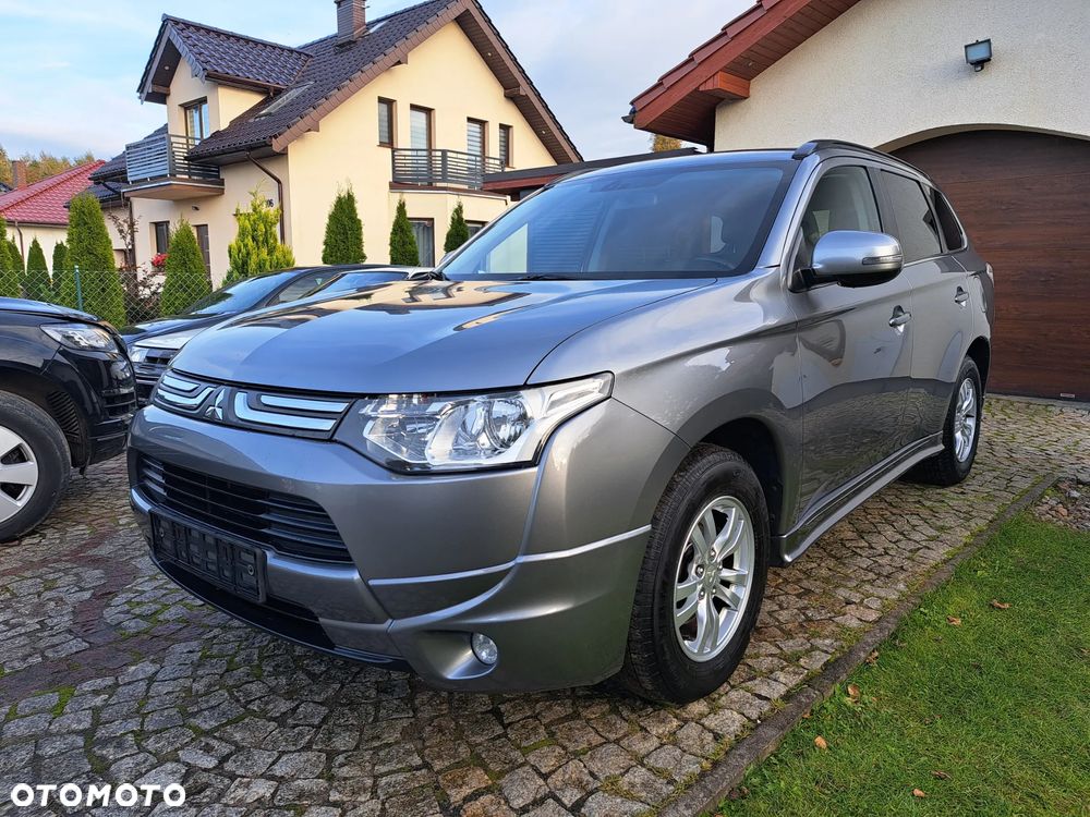 Mitsubishi Outlander 2.2 DI-D 2WD Plus - 2