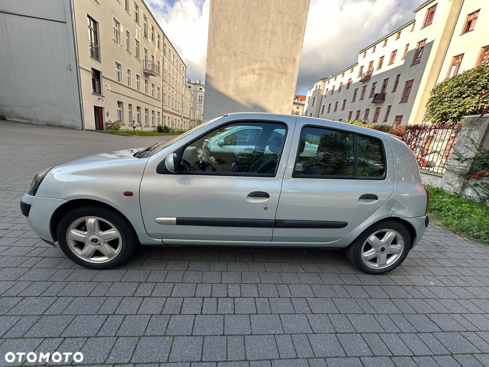 Renault Clio - 12