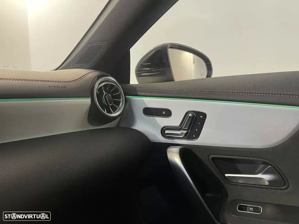 Mercedes-Benz CLA 250 e AMG Line — fotografia 37