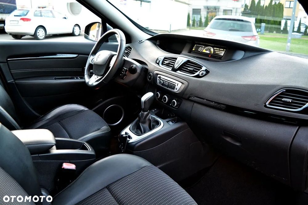 Renault Scenic ver-1-5-dci-dynamique-edc - 11