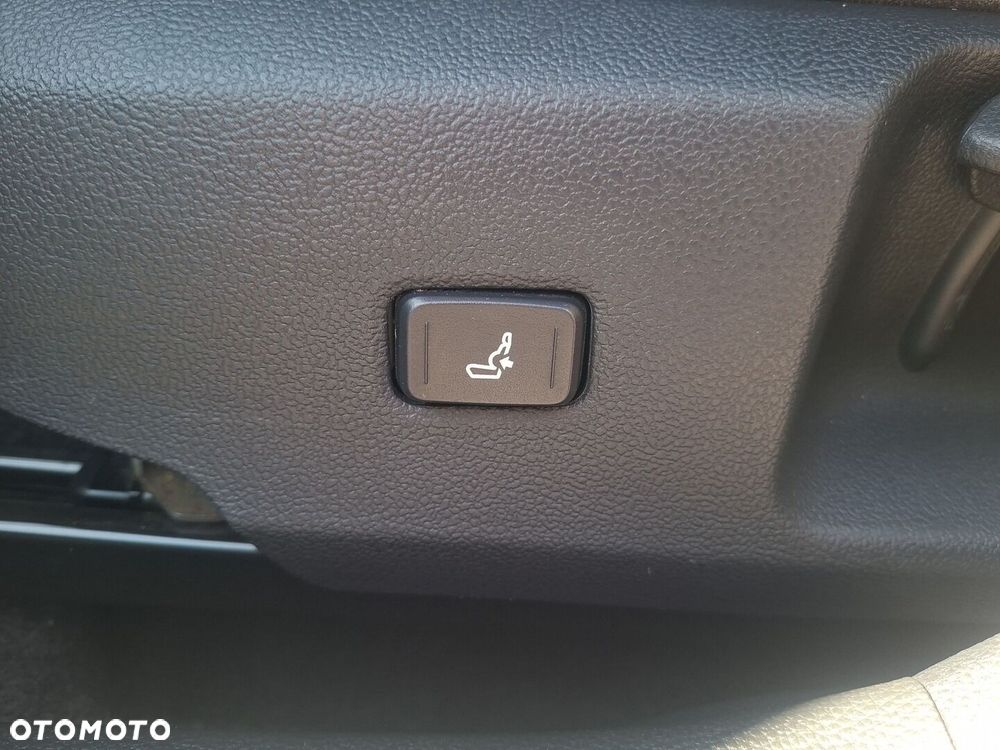 Toyota Corolla 1.8 Hybrid Comfort - 23