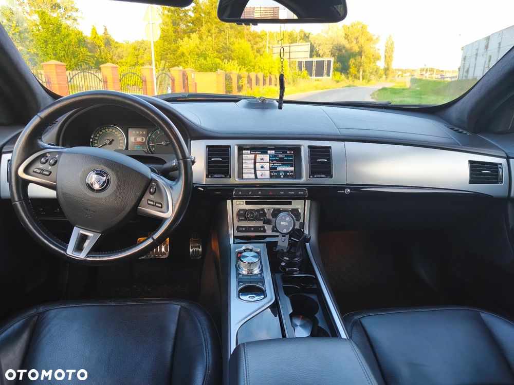 Jaguar XF 3.0 T AWD Premium Luxury - 7