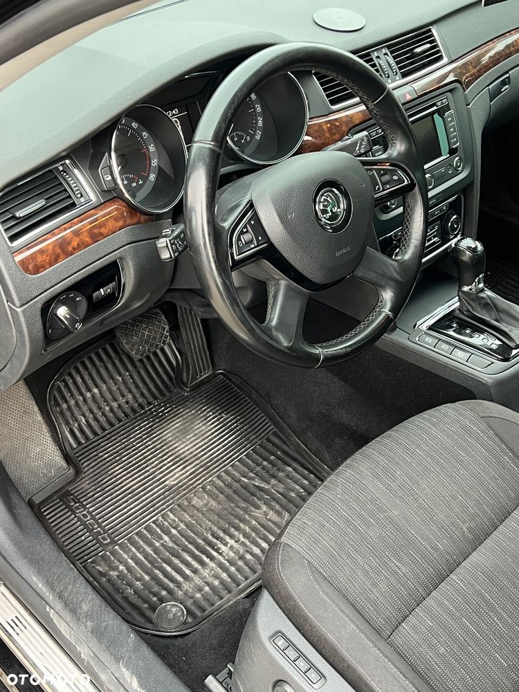 Skoda Superb 2.0 TDI 4x4 Elegance Outdoor DSG - 10