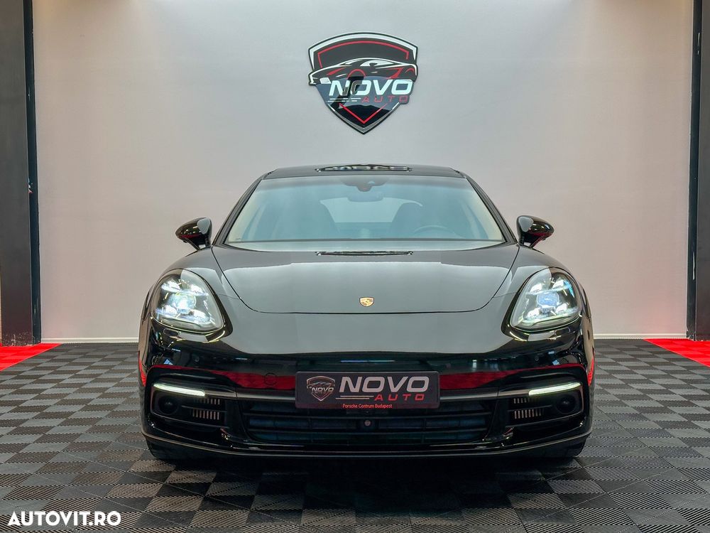 Porsche Panamera - 4