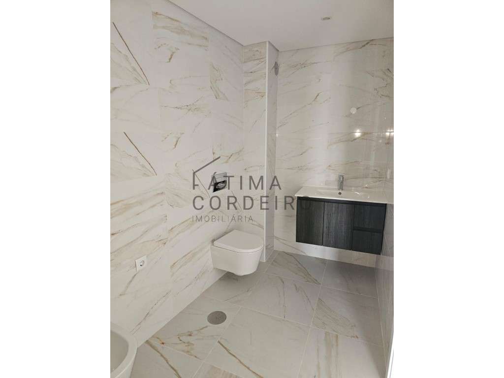 Apartamento T3 em Santa Marta , em fase de construção , ótima expos... - Grande imagem: 3/24